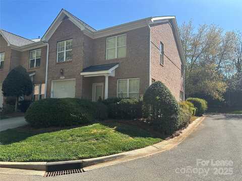 4740 Hunter Crest Lane, Charlotte, NC 28209
