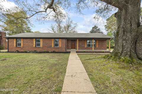 104 Skyridge Drive, Jackson, TN 38305