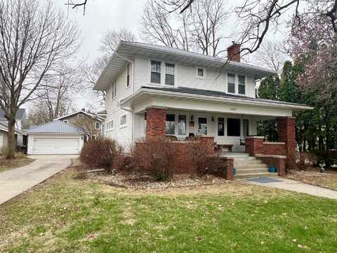 1007 S 5th Avenue W, Newton, IA 50208