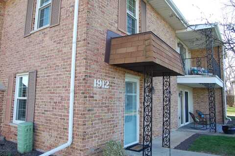 1912 Burgundy Street, Schererville, IN 46375