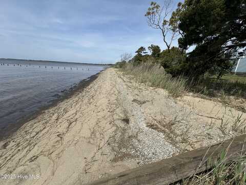 233 Bayview Drive, Stumpy Point, NC 27978