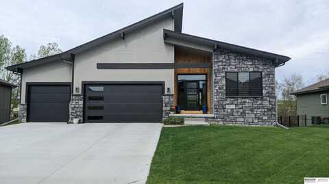 20001 R Street, Omaha, NE 68135
