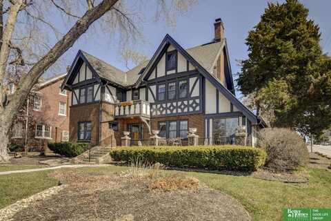 101 N 54 Street, Omaha, NE 68132