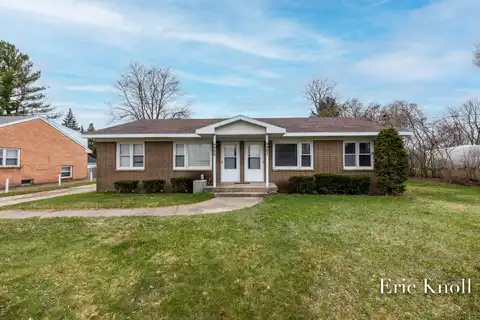 4907-4909 Kalamazoo Avenue SE, Kentwood, MI 49508