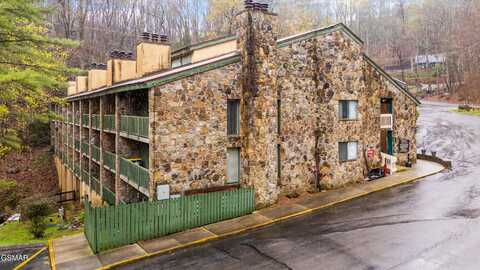 1435 Wiley Oakley Drive, Gatlinburg, TN 37738