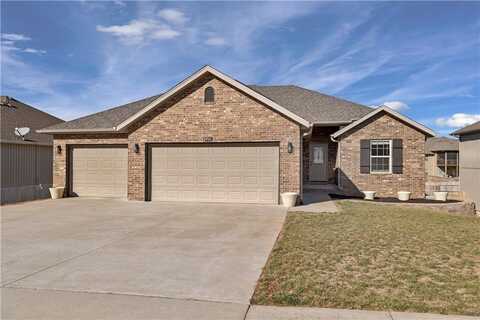 2711 W Colton Avenue, Ozark, MO 65721