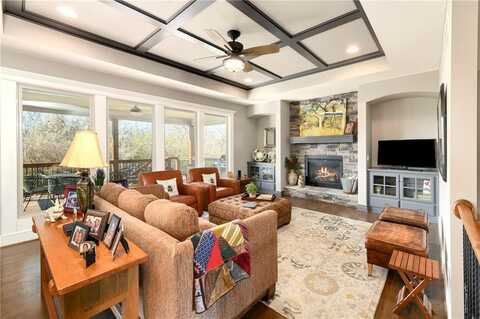 1699 NE Parkwood Drive, Lees Summit, MO 64064