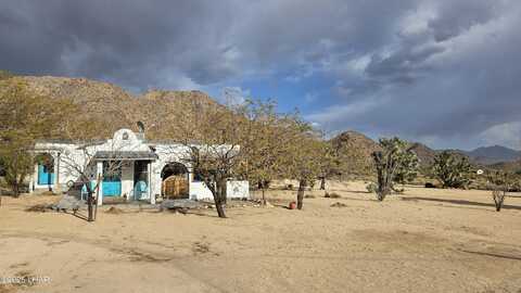 11658 Sherry Rd, Yucca, AZ 86438