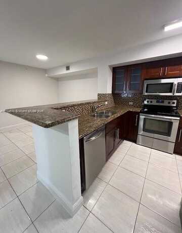 520 SW 111th Ave, Pembroke Pines, FL 33025