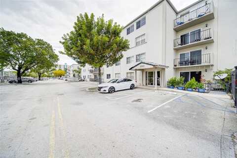 5501 NW 7th St, Miami, FL 33126