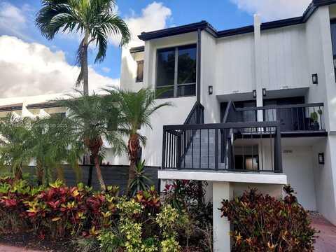 3309 Bridgewood Dr, Boca Raton, FL 33434