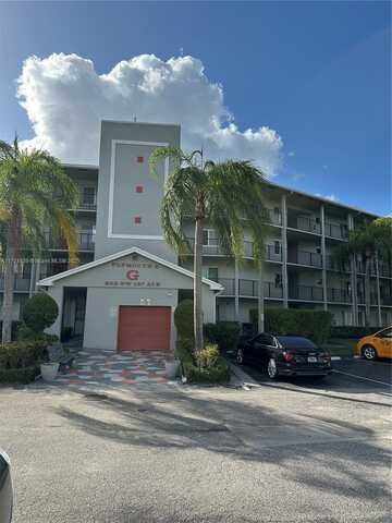 800 SW 137th Ave, Pembroke Pines, FL 33027