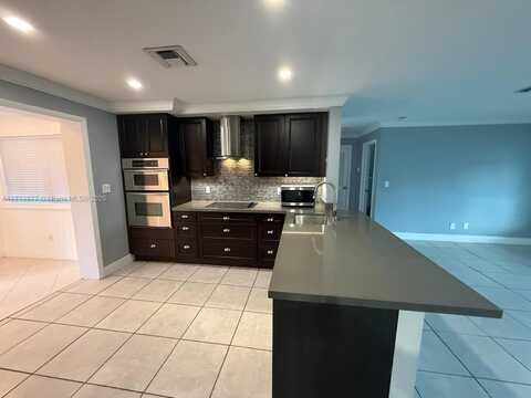 2765 SW 47th St, Dania Beach, FL 33312