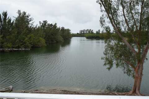 8240 SW 210th St, Cutler Bay, FL 33189