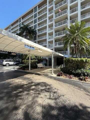 3520 Oaks Way, Pompano Beach, FL 33069