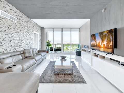 100 Bayview Dr, Sunny Isles Beach, FL 33160