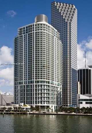 300 S Biscayne Blvd, Miami, FL 33131
