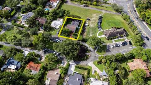 646 NE 114th St, Biscayne Park, FL 33161