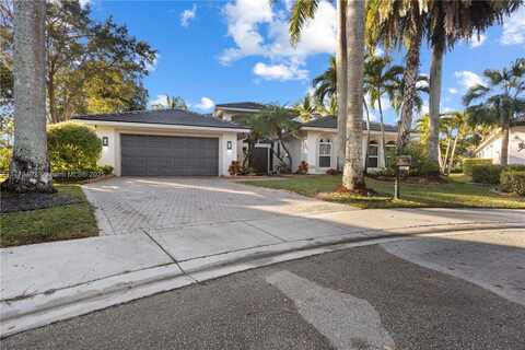 3719 Oak Ridge Cir, Weston, FL 33331