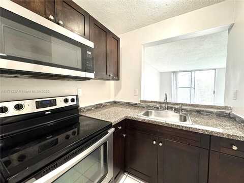 484 NW 165th St Rd, Miami, FL 33169