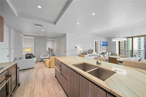 801 S Miami Ave, Miami, FL 33130