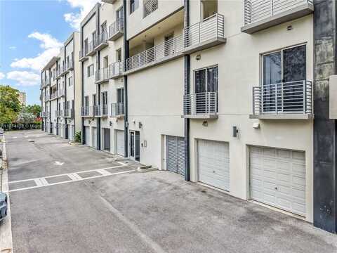 1044 NE 18, Fort Lauderdale, FL 33304