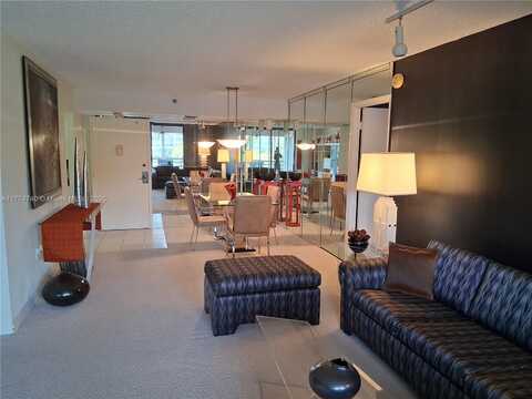1300 St Charles Pl, Pembroke Pines, FL 33026