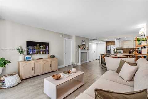 20367 W Country Club Dr, Aventura, FL 33180