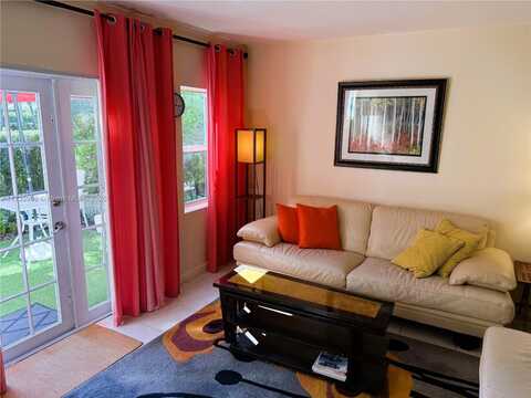 931 NE 4th St, Boca Raton, FL 33432