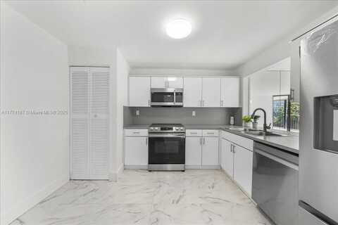 1925 Brickell Ave, Miami, FL 33129