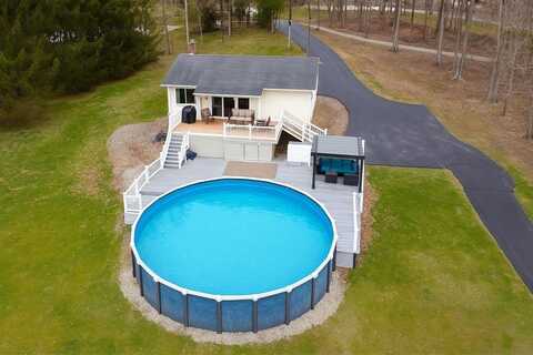 588 Lake Shore Drive, Willard, OH 44890