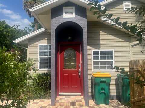 250 E 20TH AVENUE, MOUNT DORA, FL 32757