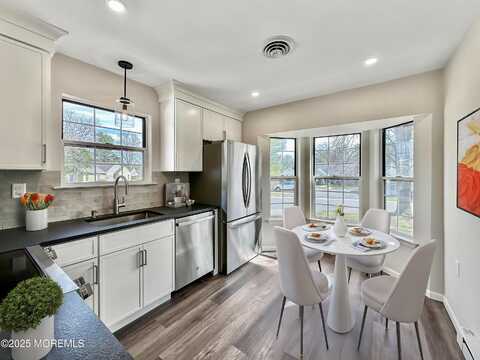 15 Alpine Road, Whiting, NJ 08759