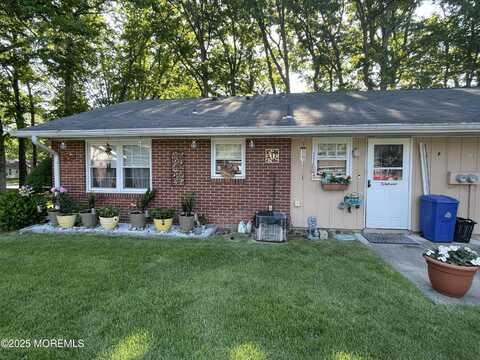 65 Dorchester Drive, Lakewood, NJ 08701