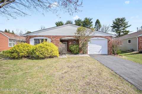 12 Weston Court, Marlboro, NJ 07746