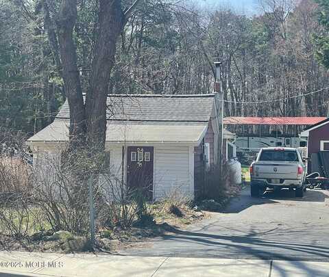 24 Windeler Road, Howell, NJ 07731