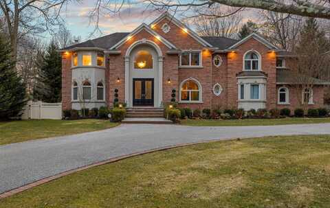 10 Red Maple Lane, Dix Hills, NY 11746