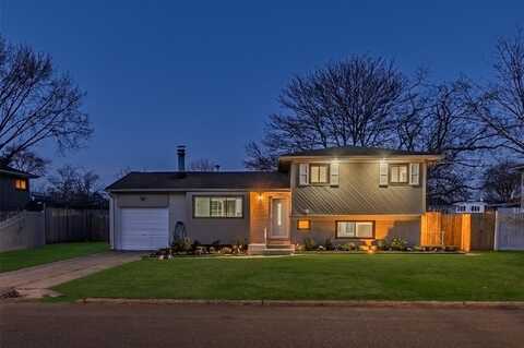 253 W 24th Street, Deer Park, NY 11729