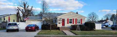 63 Spruce Street, Hicksville, NY 11801