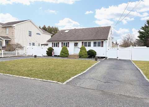 115 Wright Avenue, Deer Park, NY 11729