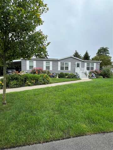 1661 Old Country Road, Riverhead, NY 11901