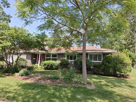 121 N. PARKSIDE Avenue, Glen Ellyn, IL 60137