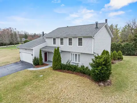 1901 W August Lane, McHenry, IL 60051