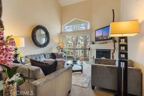 21400 Burbank Boulevard, Woodland Hills, CA 91367