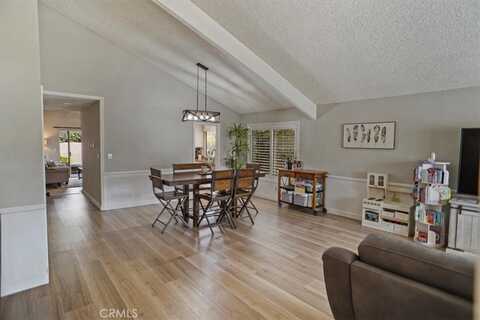 19815 Hemmingway Street, Winnetka, CA 91306