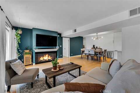 14850 Hesby Street, Sherman Oaks, CA 91403