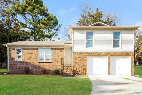 3700 Gardenside Drive NW, Huntsville, AL 35810