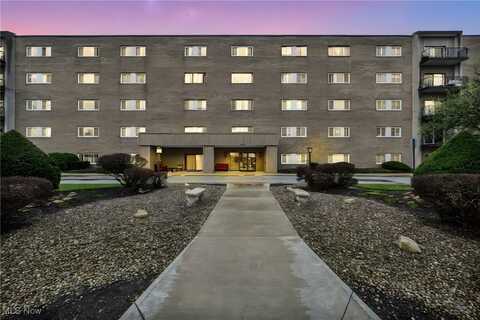 20333 Detroit Road, Rocky River, OH 44116