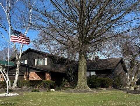 1939 Winchester Road, Lyndhurst, OH 44124