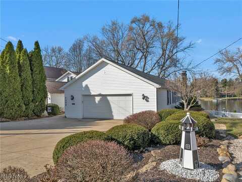 5460 Island Drive NW, Canton, OH 44718
